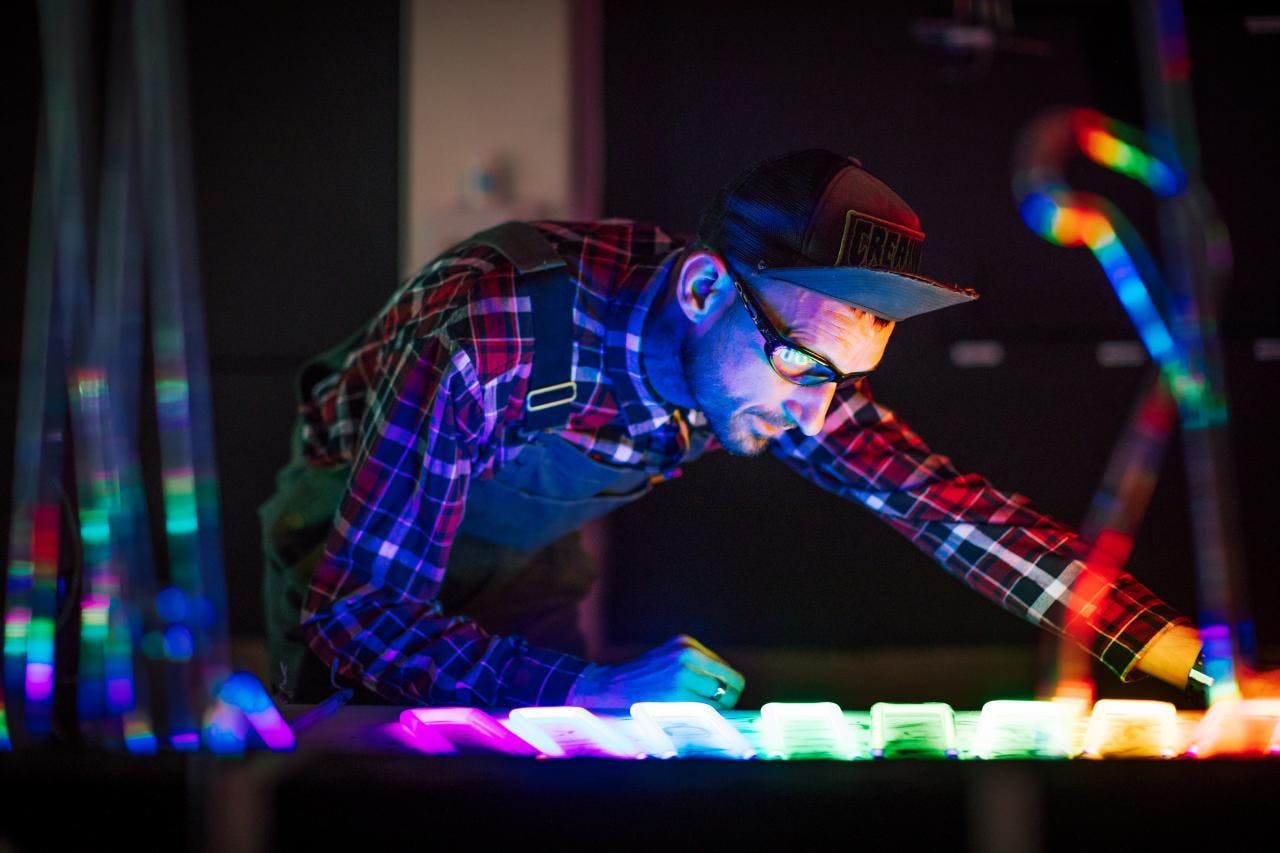 PNW Workers: Western Neon
